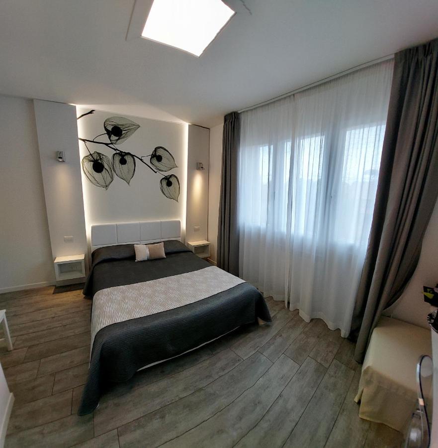 La Brise Hotel Marina di Pietrasanta Bagian luar foto