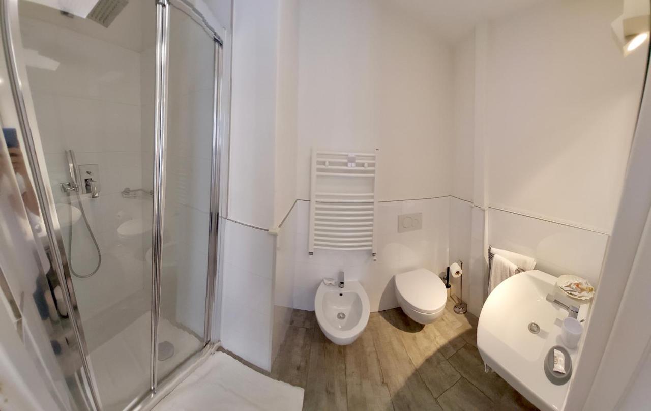 La Brise Hotel Marina di Pietrasanta Bagian luar foto