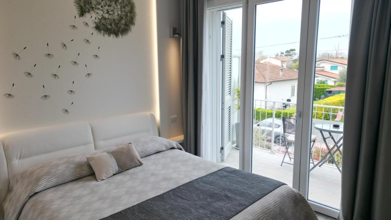 La Brise Hotel Marina di Pietrasanta Bagian luar foto
