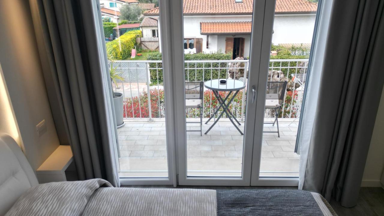 La Brise Hotel Marina di Pietrasanta Bagian luar foto