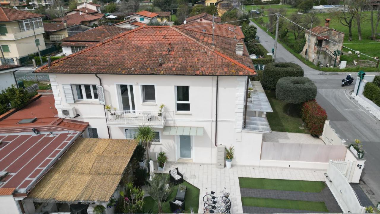 La Brise Hotel Marina di Pietrasanta Bagian luar foto