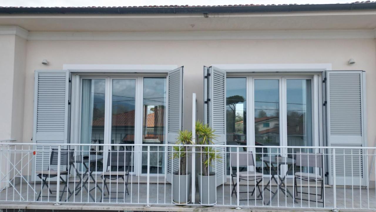 La Brise Hotel Marina di Pietrasanta Bagian luar foto