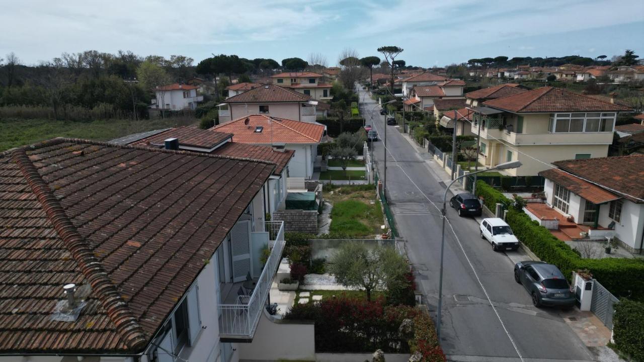 La Brise Hotel Marina di Pietrasanta Bagian luar foto